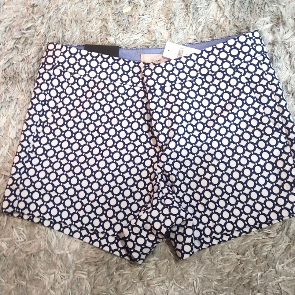 NWT Banana Republic Navy and White Patterned Women Shorts